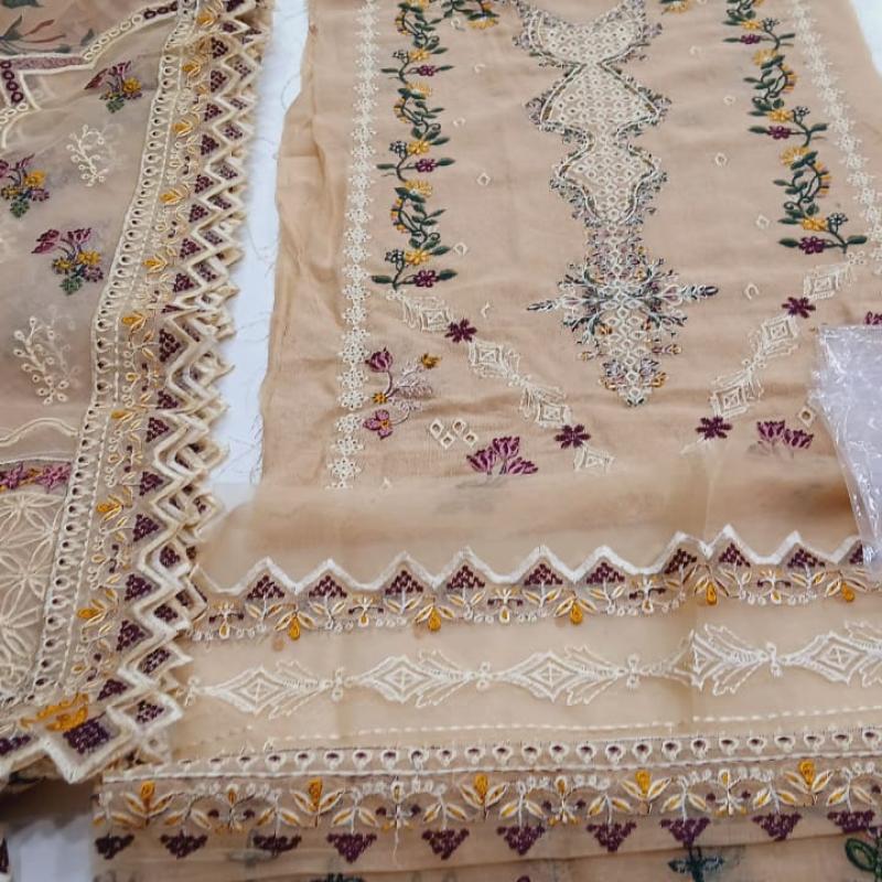 3 Piece Karandi Embroided Suit